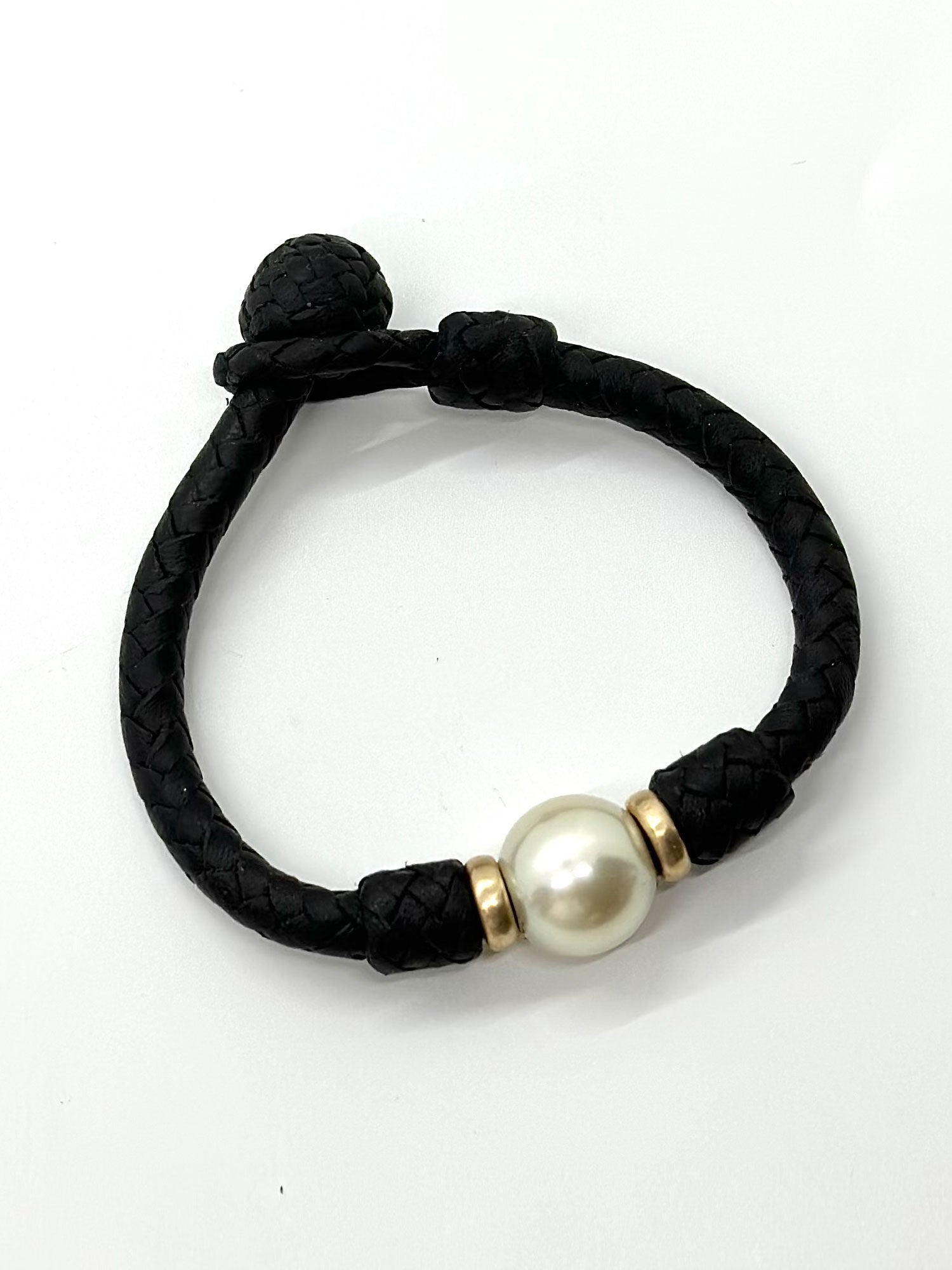 Taha's 14K Gold White South Sea Pearl Bracelet