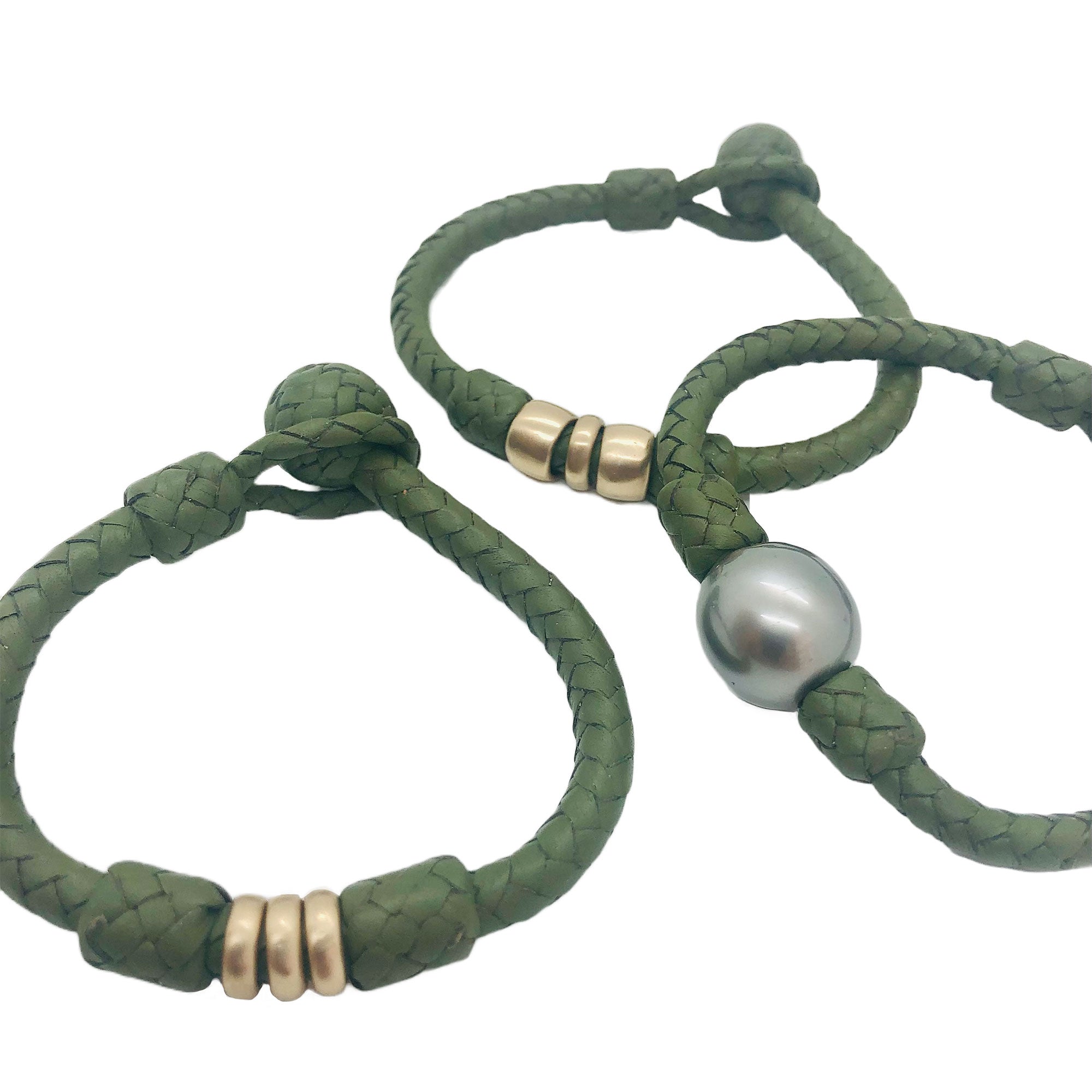 Palmetto 14K Gold Bracelet - side view